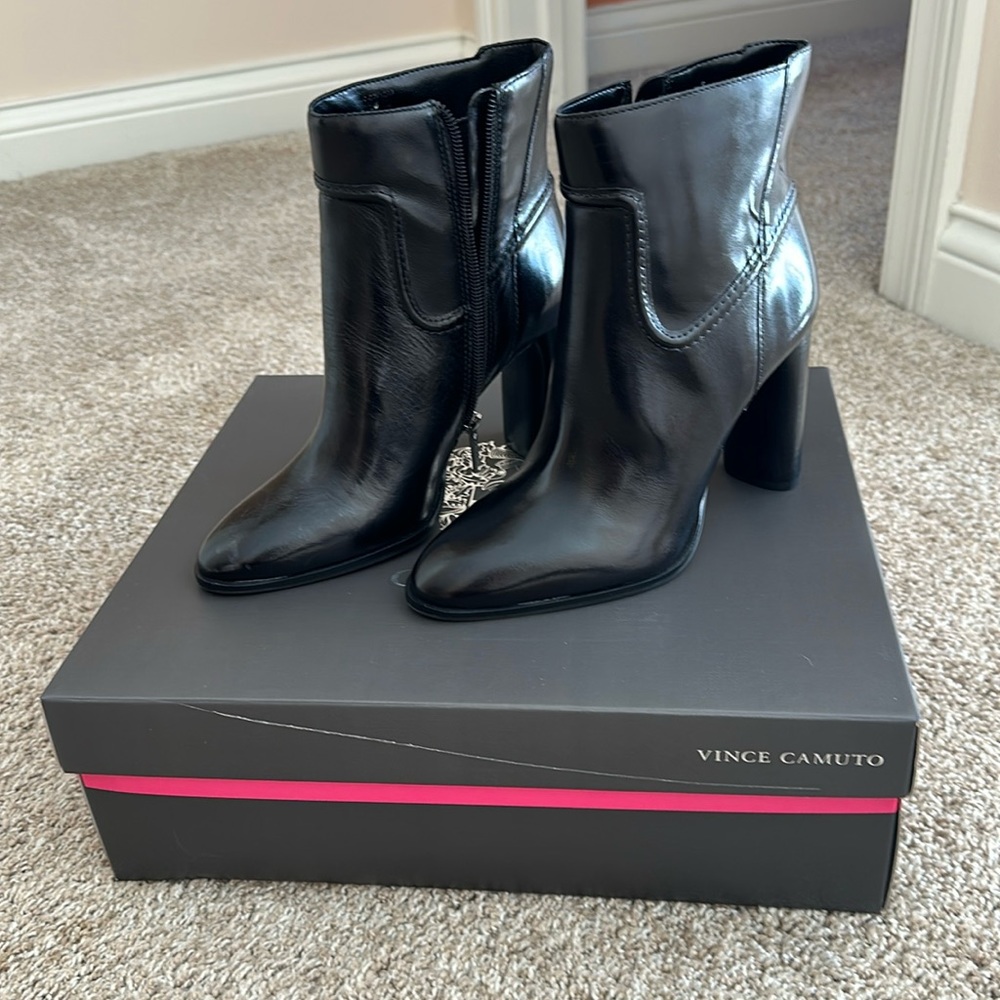 NWT Vince Camuto Black Boots